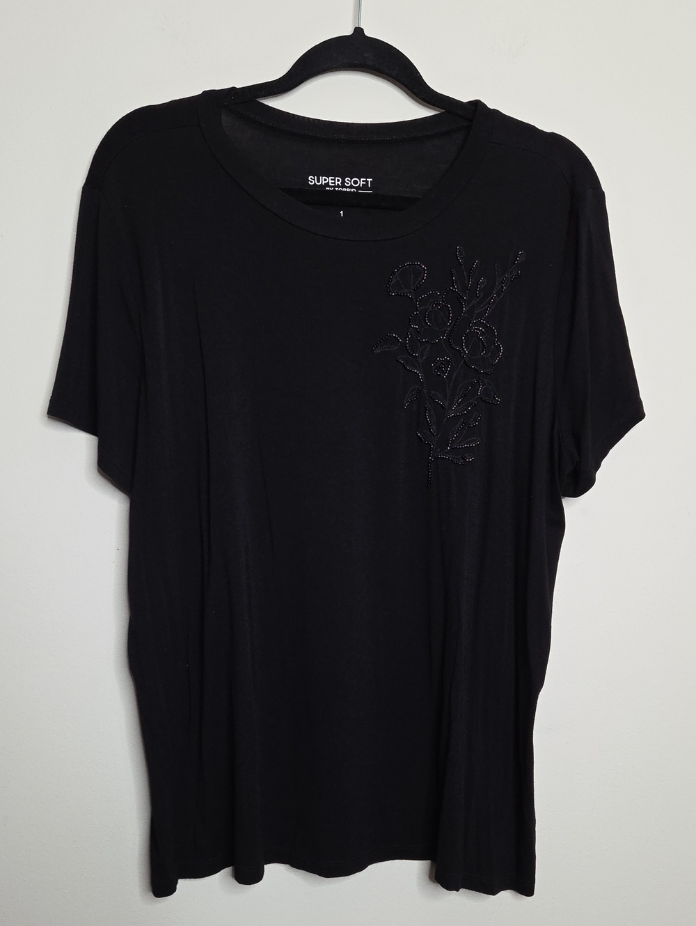 torrid Black Short-Sleeve Embellished Floral Crewneck Tee
